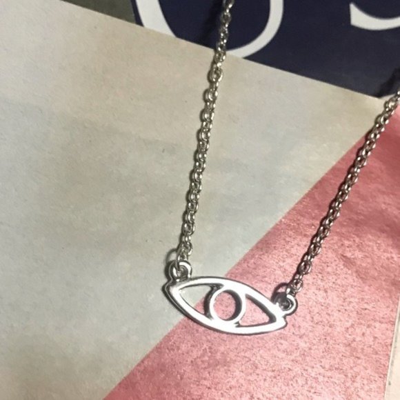NEW Minimalist evil eye silver necklace - Picture 1 of 8